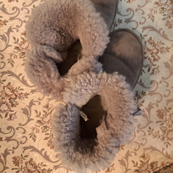 UGG Broche Karlie Short Suede Booties Rhinestone Bow - Picture 2 of 6